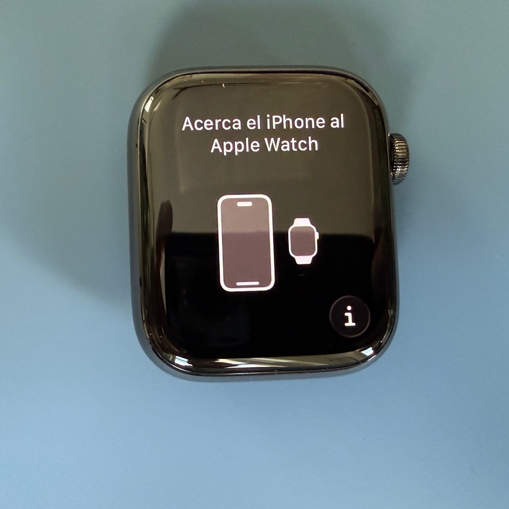 Apple Watch in Graphite Series 8 Stainless Steel 45mm